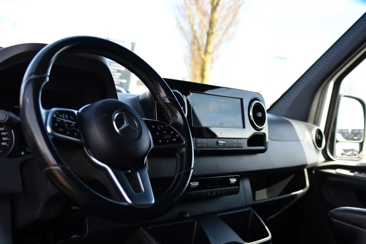 319 V6 3.0 CDI L2H2 PB Edition Adaptieve Cruise, 360 Camera, Carplay, LED, 10,5'' Mbux, Automaat, 190pk, Leder, Multimedia, Uniek!