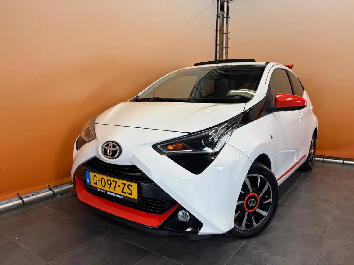 1.0 VVT-i x-otic cabriotop | automaat | dealer onderhouden | navi | carplay | fabr gar 12/19