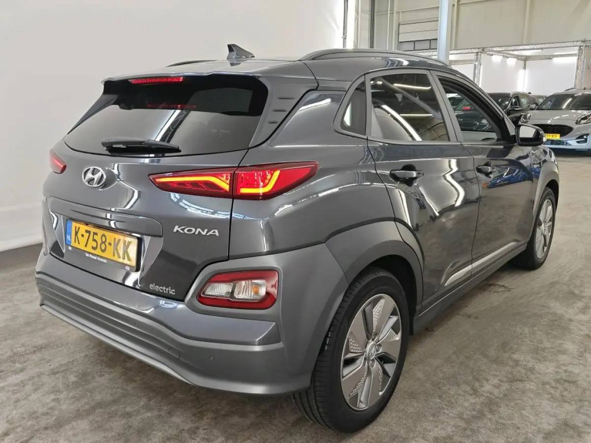 EV Premium 64 kWh Warmtepomp SOH 100% FASE 3 Verkeersbordassistent