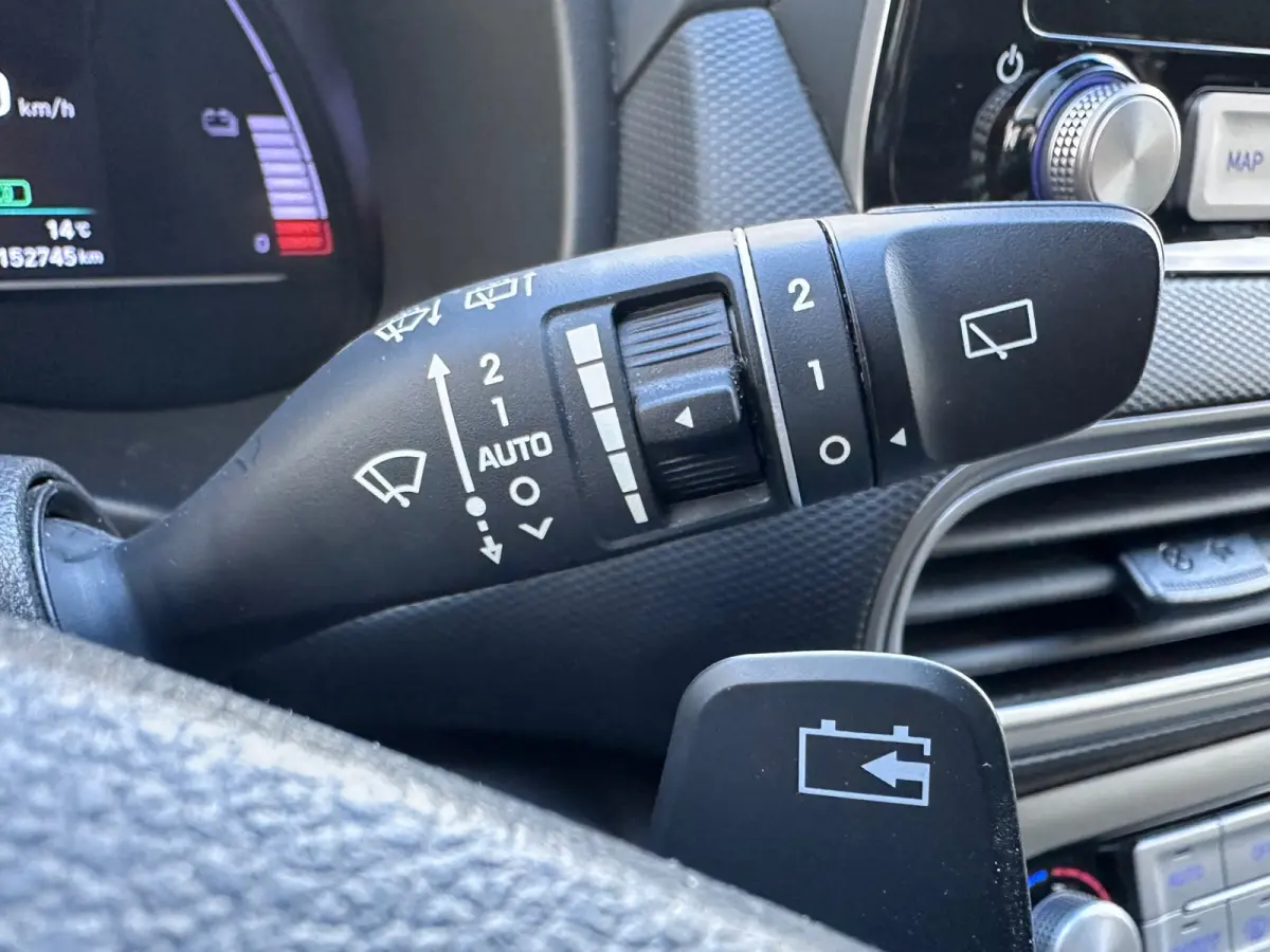 EV Premium 64 kWh Warmtepomp SOH 100% FASE 3 Verkeersbordassistent