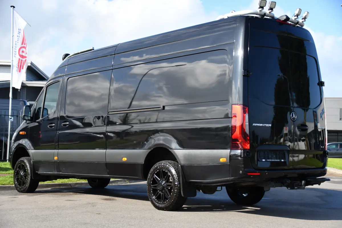 319 V6 3.0 CDI L3H2 Black Edition FULL OPTIONS! Cruise, 360 Camera, Carplay, 10,5 Mbux, 190pk, 2 x Schuifdeur, Sper, LED, Leder, Stoelverwarming, Standkachel, Trekhaak, Uniek!