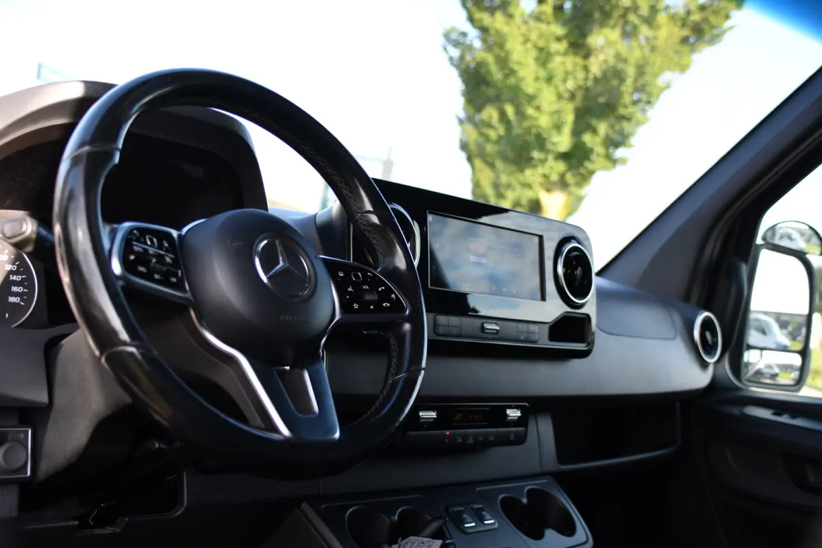 319 V6 3.0 CDI L3H2 Black Edition FULL OPTIONS! Cruise, 360 Camera, Carplay, 10,5 Mbux, 190pk, 2 x Schuifdeur, Sper, LED, Leder, Stoelverwarming, Standkachel, Trekhaak, Uniek!