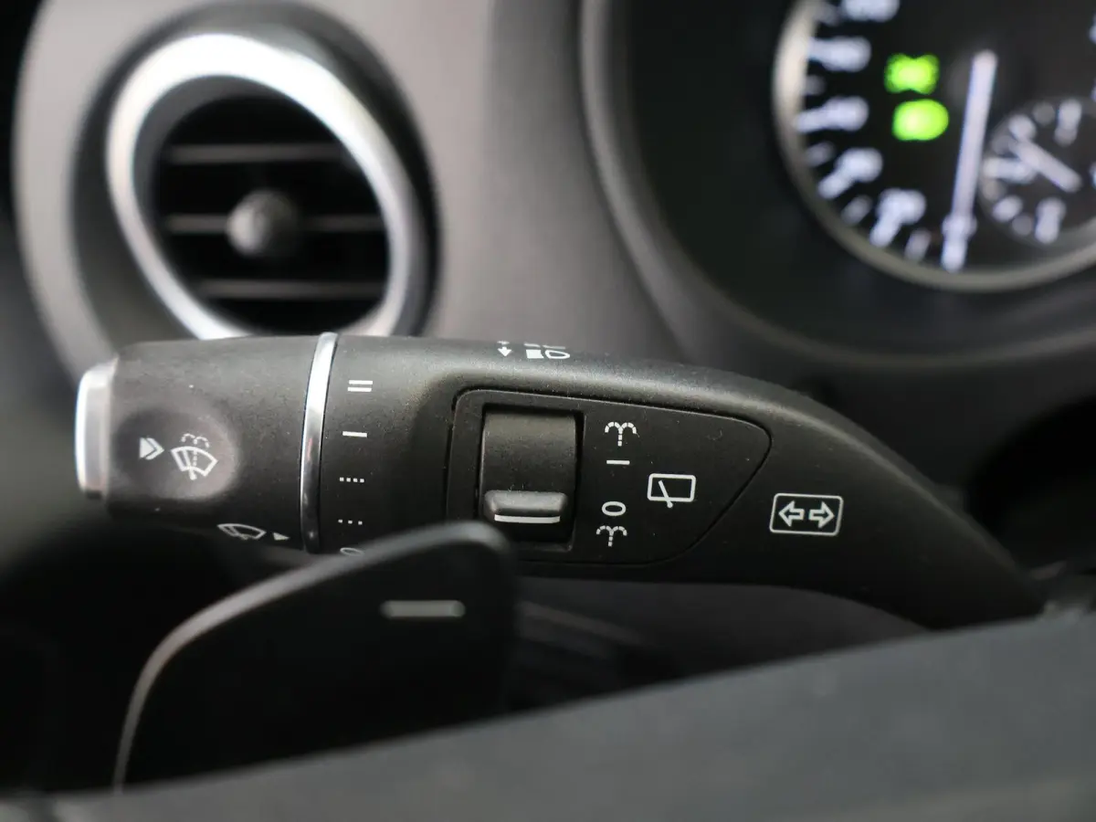 114 CDI | AUT. | L2 LANG | DUBBELE CABINE | TREKHAAK | LM VELGEN | 5-ZITS | NAVIGATIE | PARKEERCAMERA | STOELVERWARMING | LED KOPLAMPEN |