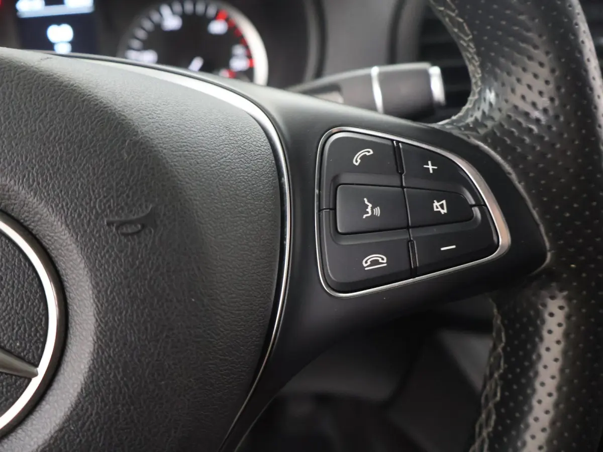 114 CDI | AUT. | L2 LANG | DUBBELE CABINE | TREKHAAK | LM VELGEN | 5-ZITS | NAVIGATIE | PARKEERCAMERA | STOELVERWARMING | LED KOPLAMPEN |