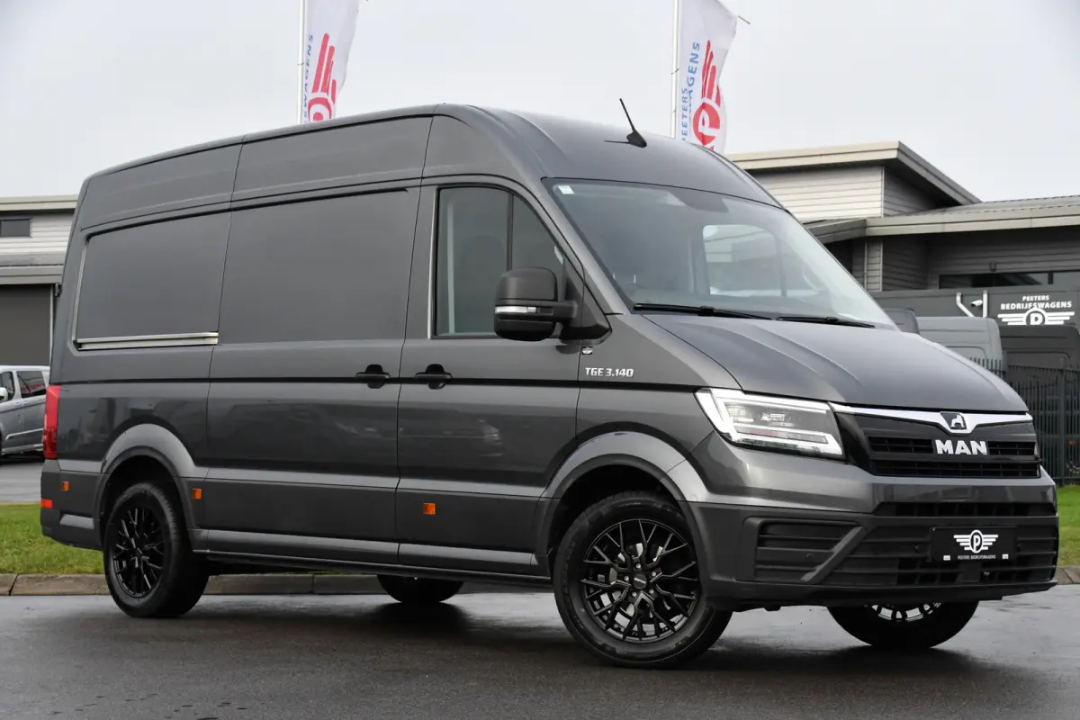 3.140 35 2.0 L3H3 PB Edition MARGE! Camera, Cruise, Carplay, 140pk, LED, Multimedia, Automaat, NAVI, Uniek!