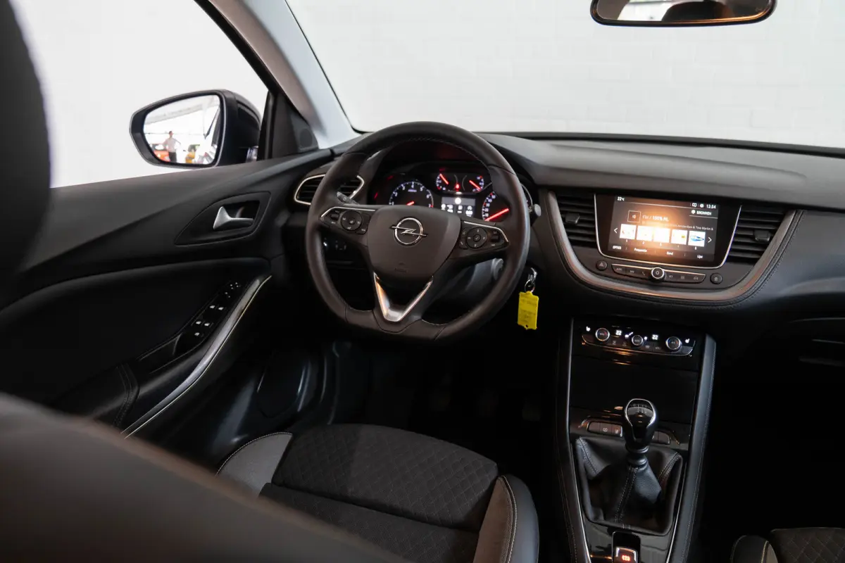 1.2 Turbo Innovation | Camera | Trekhaak | Stoel & Stuurverwarming | Climate Controle | Navigatie | Apple Carplay & Android Auto |