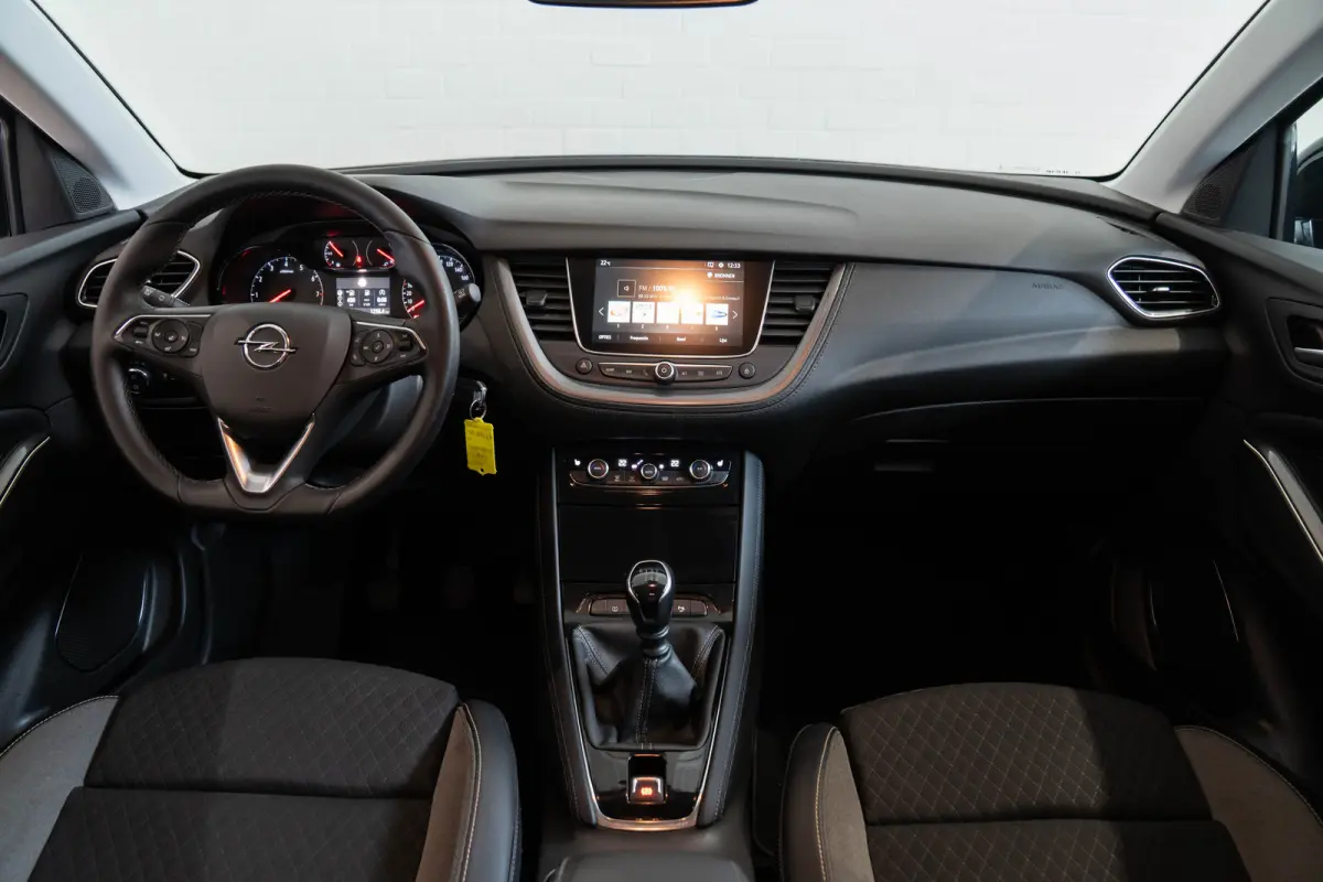 1.2 Turbo Innovation | Camera | Trekhaak | Stoel & Stuurverwarming | Climate Controle | Navigatie | Apple Carplay & Android Auto |