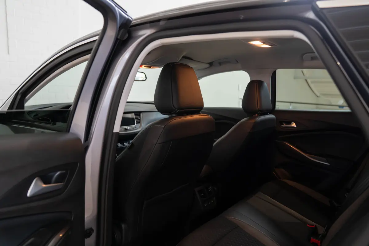 1.2 Turbo Innovation | Camera | Trekhaak | Stoel & Stuurverwarming | Climate Controle | Navigatie | Apple Carplay & Android Auto |