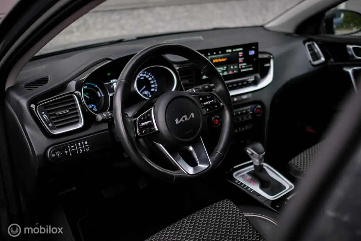1.6 GDi PHEV DynamicPlusLine | Trekhaak | NL auto NAP | Stuur + stoelverwarming | Adaptive cruise | Camera | Zeer mooie auto |