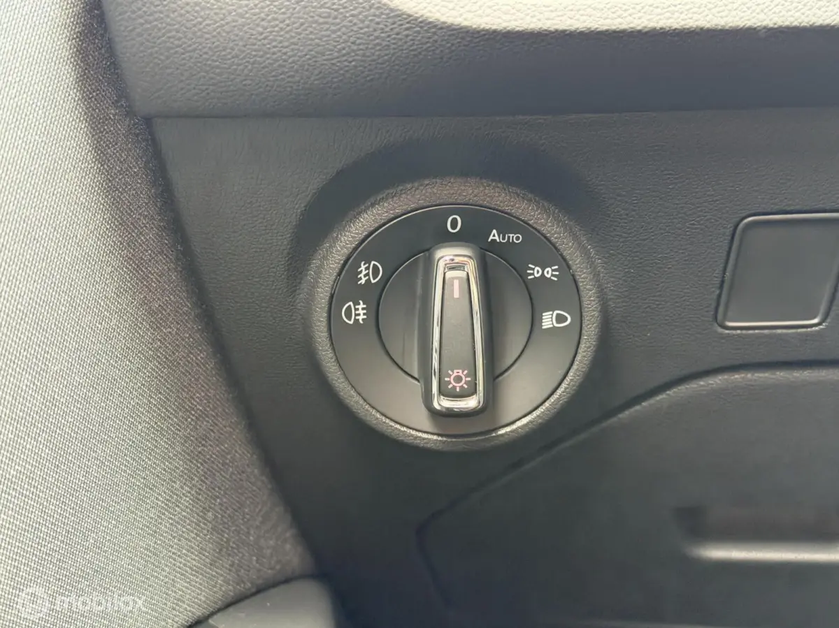 1.0 EcoTSI Style Business Intense NAVI*CARPLAY*