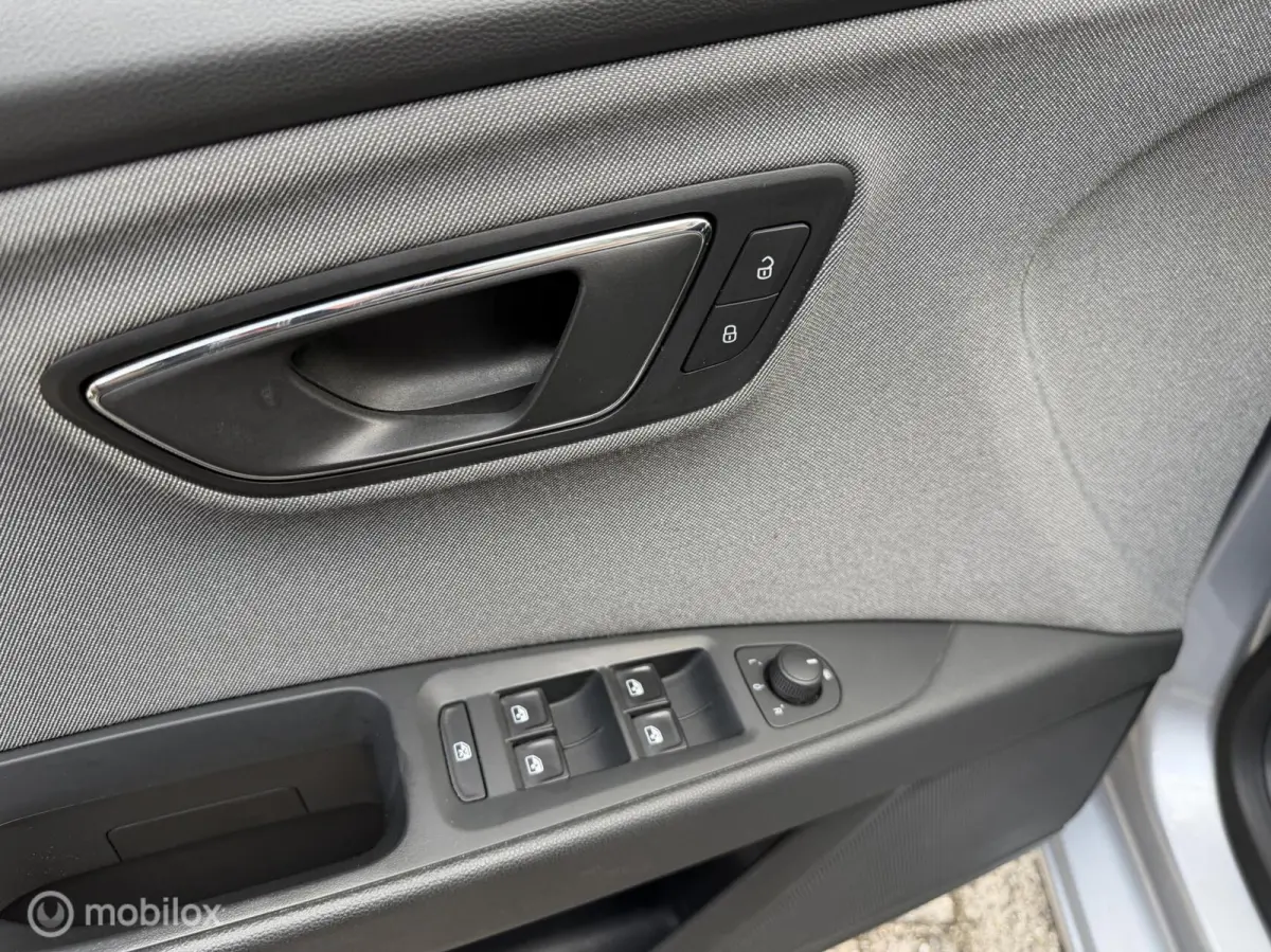 1.0 EcoTSI Style Business Intense NAVI*CARPLAY*