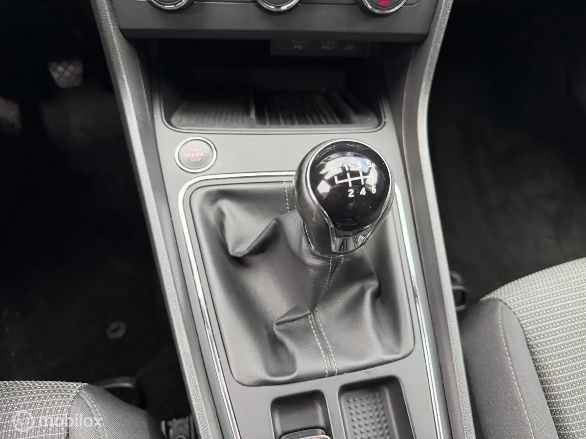1.0 EcoTSI Style Business Intense NAVI*CARPLAY*