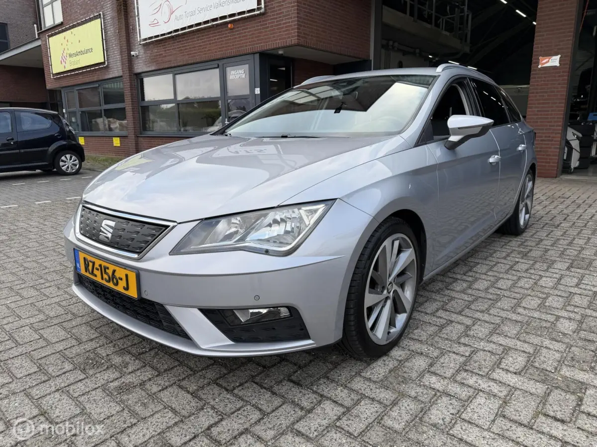 1.0 EcoTSI Style Business Intense NAVI*CARPLAY*