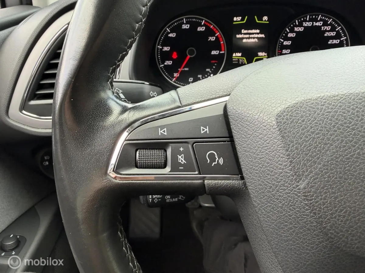 1.0 EcoTSI Style Business Intense NAVI*CARPLAY*