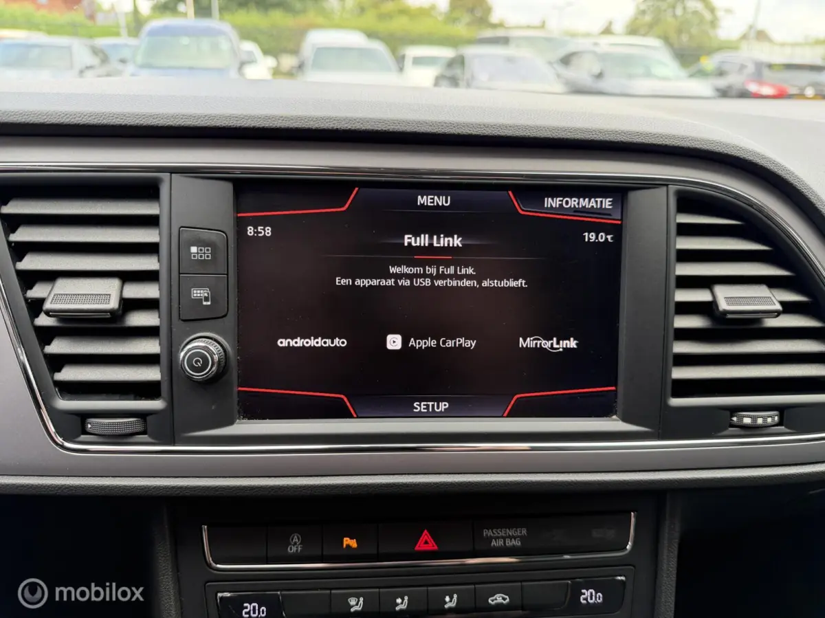 1.0 EcoTSI Style Business Intense NAVI*CARPLAY*