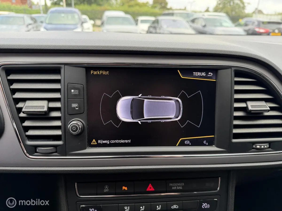 1.0 EcoTSI Style Business Intense NAVI*CARPLAY*