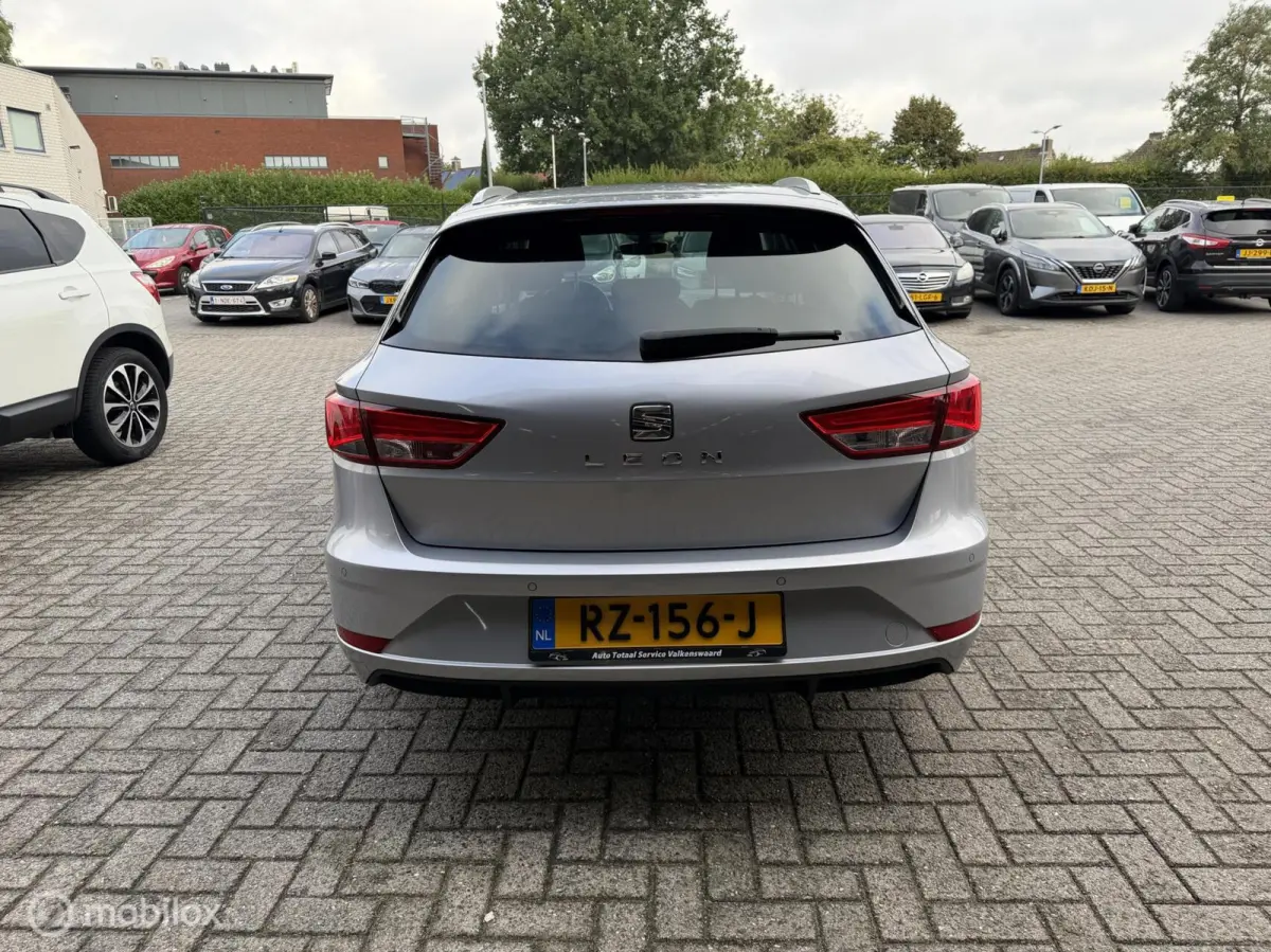 1.0 EcoTSI Style Business Intense NAVI*CARPLAY*
