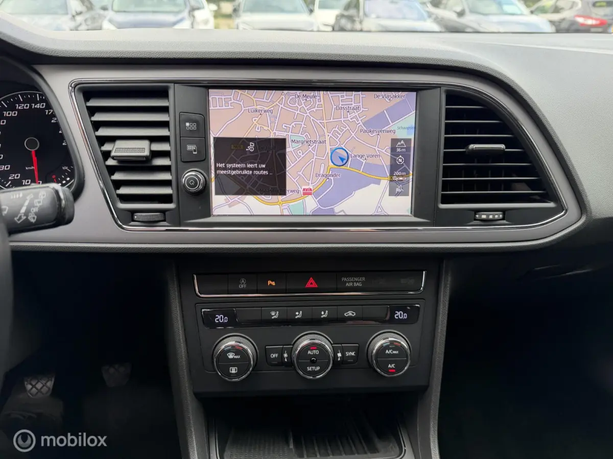 1.0 EcoTSI Style Business Intense NAVI*CARPLAY*