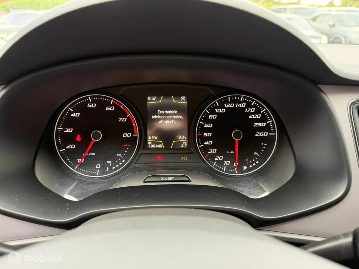 1.0 EcoTSI Style Business Intense NAVI*CARPLAY*