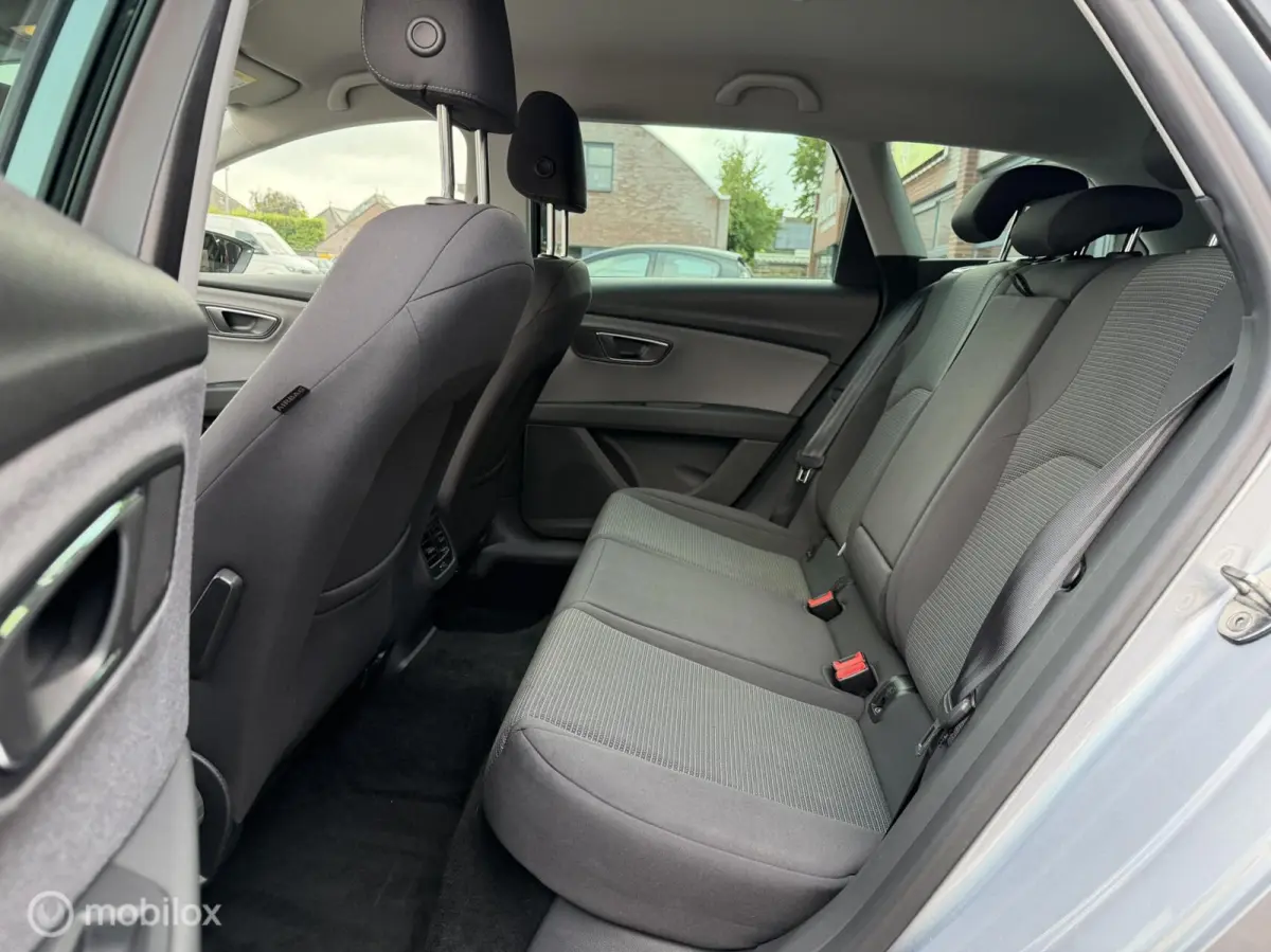 1.0 EcoTSI Style Business Intense NAVI*CARPLAY*