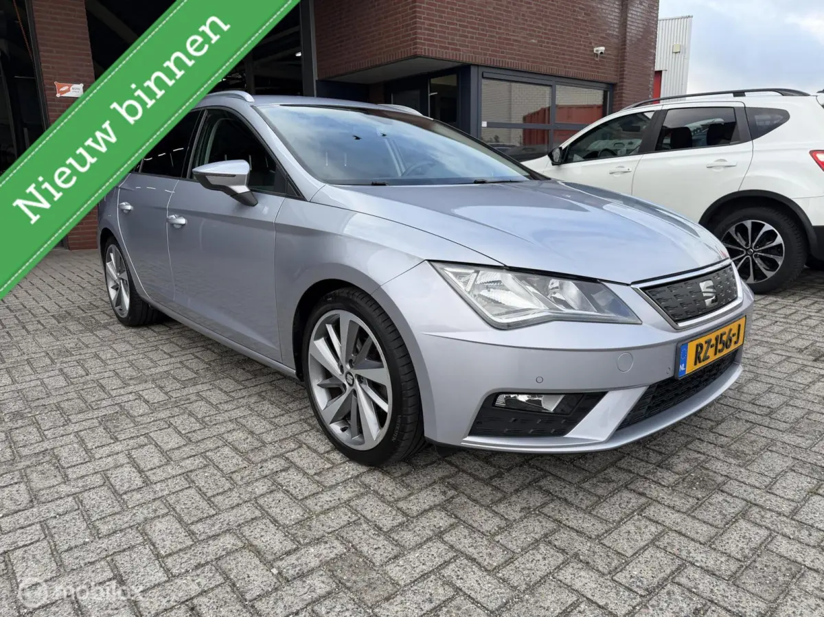 1.0 EcoTSI Style Business Intense NAVI*CARPLAY*