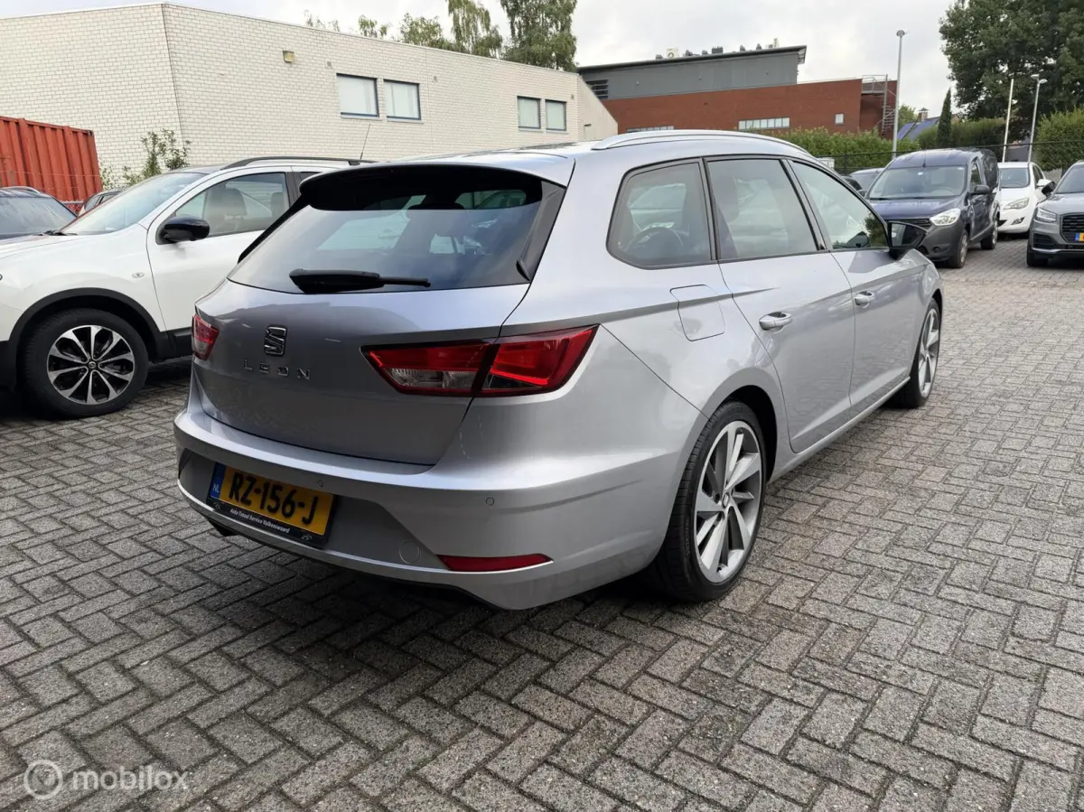 1.0 EcoTSI Style Business Intense NAVI*CARPLAY*