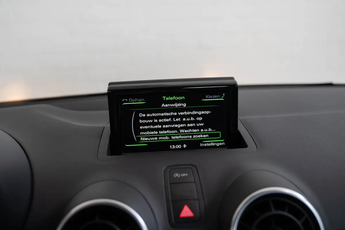 1.0 TFSI Automaat Adrenalin | Parkeersensoren | Navigatie | Cruise Controle | Bluetooth | 17 inch Lichtmetalen velgen |