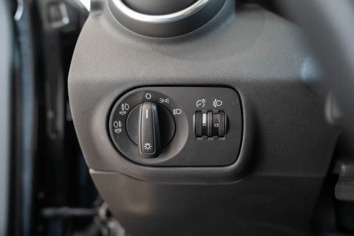 1.0 TFSI Automaat Adrenalin | Parkeersensoren | Navigatie | Cruise Controle | Bluetooth | 17 inch Lichtmetalen velgen |
