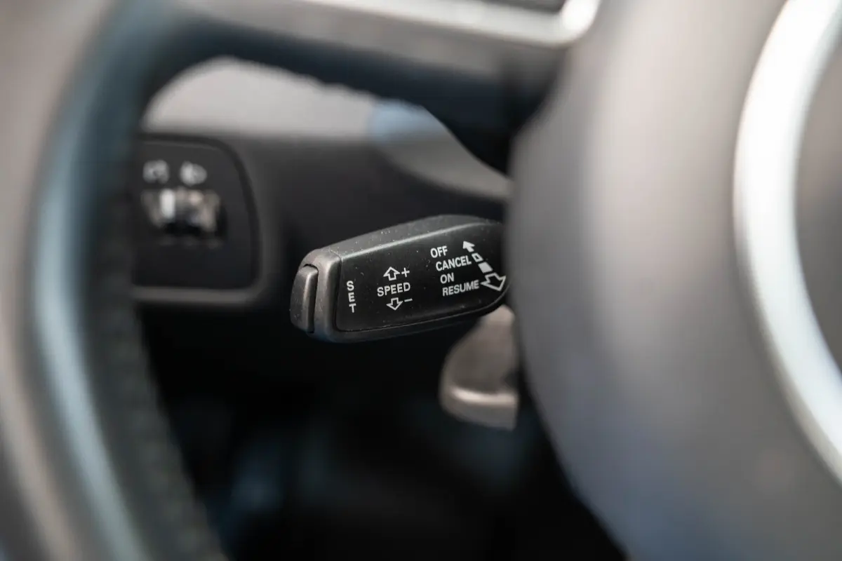 1.0 TFSI Automaat Adrenalin | Parkeersensoren | Navigatie | Cruise Controle | Bluetooth | 17 inch Lichtmetalen velgen |