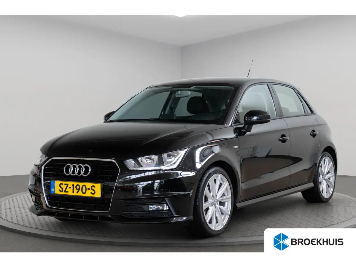 1.0 TFSI Automaat Adrenalin | Parkeersensoren | Navigatie | Cruise Controle | Bluetooth | 17 inch Lichtmetalen velgen |