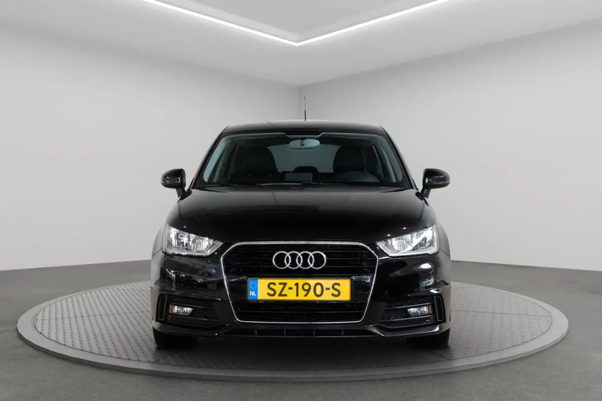 1.0 TFSI Automaat Adrenalin | Parkeersensoren | Navigatie | Cruise Controle | Bluetooth | 17 inch Lichtmetalen velgen |