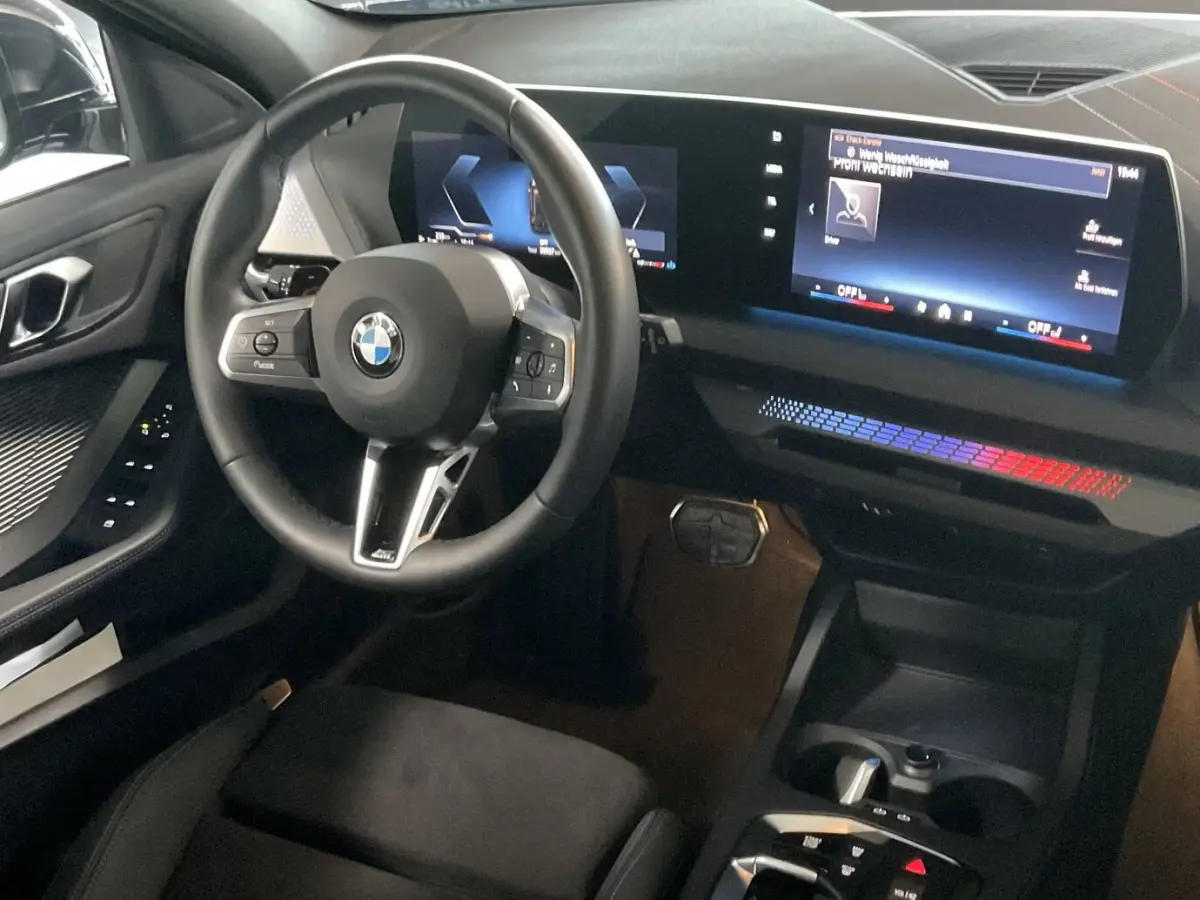 120 M-SPORT ** LED, PANORAMA, 19-inch LMV, ACC, M-ONDERST, EL. A-KLEP ** 1e EIG - Ex BMW-AG ** ** INFORMEER OOK NAAR ONZE AANTREKKELIJKE FINANCIAL-LEASE TARIEVEN **