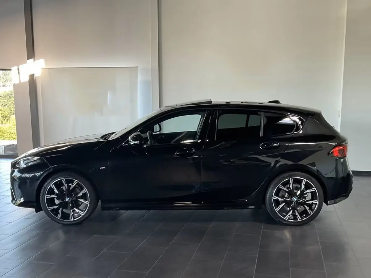 120 M-SPORT ** LED, PANORAMA, 19-inch LMV, ACC, M-ONDERST, EL. A-KLEP ** 1e EIG - Ex BMW-AG ** ** INFORMEER OOK NAAR ONZE AANTREKKELIJKE FINANCIAL-LEASE TARIEVEN **