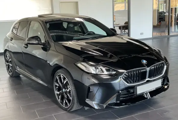120 M-SPORT ** LED, PANORAMA, 19-inch LMV, ACC, M-ONDERST, EL. A-KLEP ** 1e EIG - Ex BMW-AG ** ** INFORMEER OOK NAAR ONZE AANTREKKELIJKE FINANCIAL-LEASE TARIEVEN **