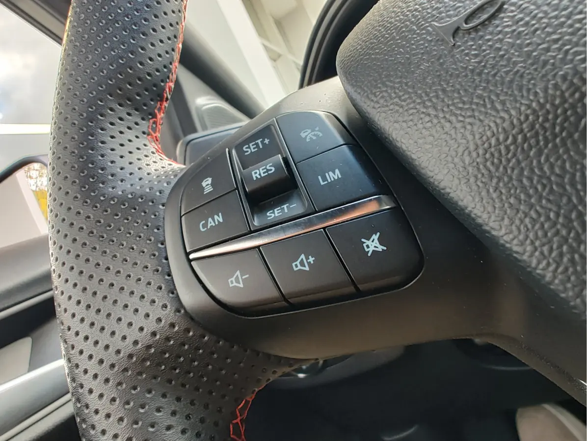1.0 ECOBOOST ST-LINE Winterpakket | Navi | Carplay/Android