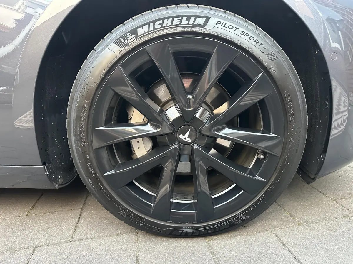 Long Range AWD 75 kWh *TREKHAAK*SOH-84%*