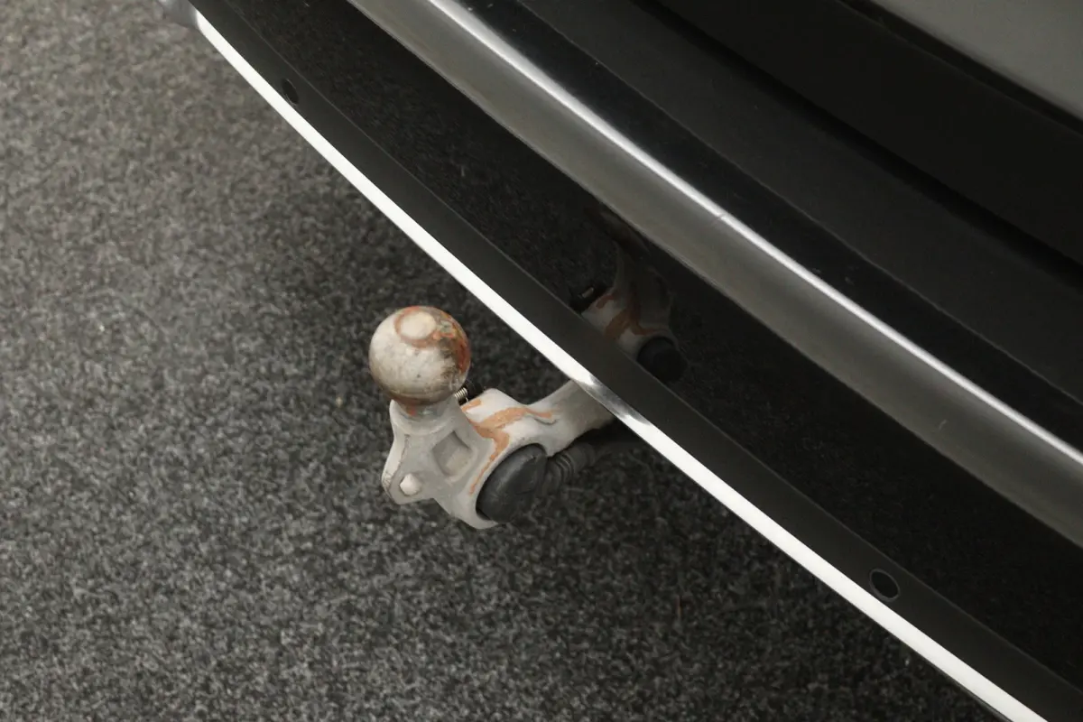 180 Business Solution AMG (TREKHAAK, SFEERVERLICHTING, STOELVERWARMING, ELEKTR STOELEN, CRUISE CONTROL)