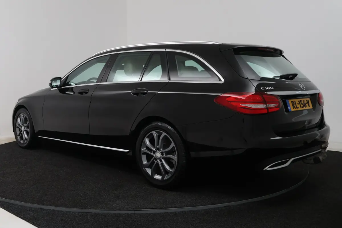 180 Business Solution AMG (TREKHAAK, SFEERVERLICHTING, STOELVERWARMING, ELEKTR STOELEN, CRUISE CONTROL)