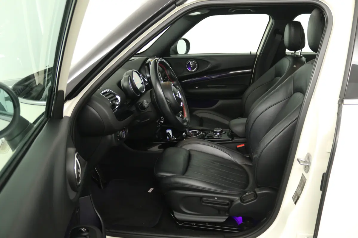 2.0 Cooper S Chili Serious Business (PANORAMADAK, STOELVERWARMING, SFEERVERLICHTING, PARKEERSENSOREN)