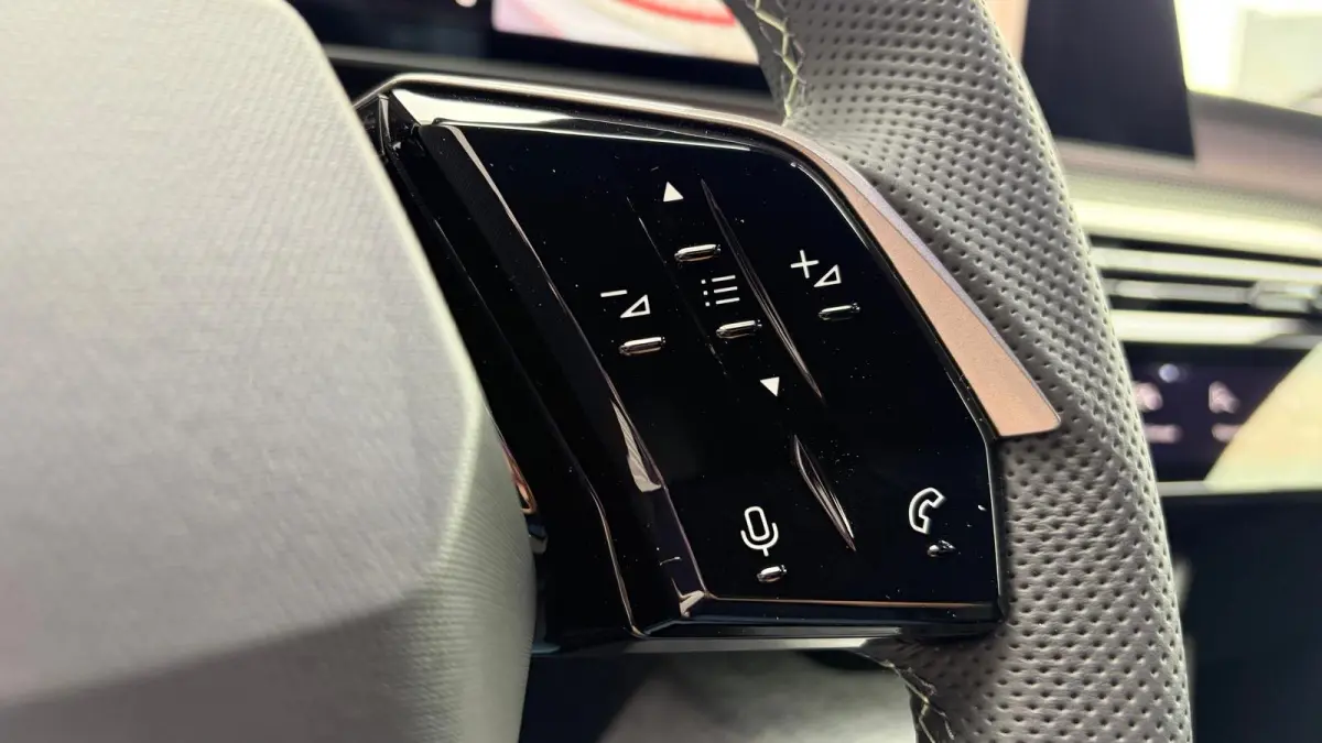 GT Exclusive | Adaptieve cruise control met Stop&Go functie | LED 3D-achterlichten | Pack Safety Plus
