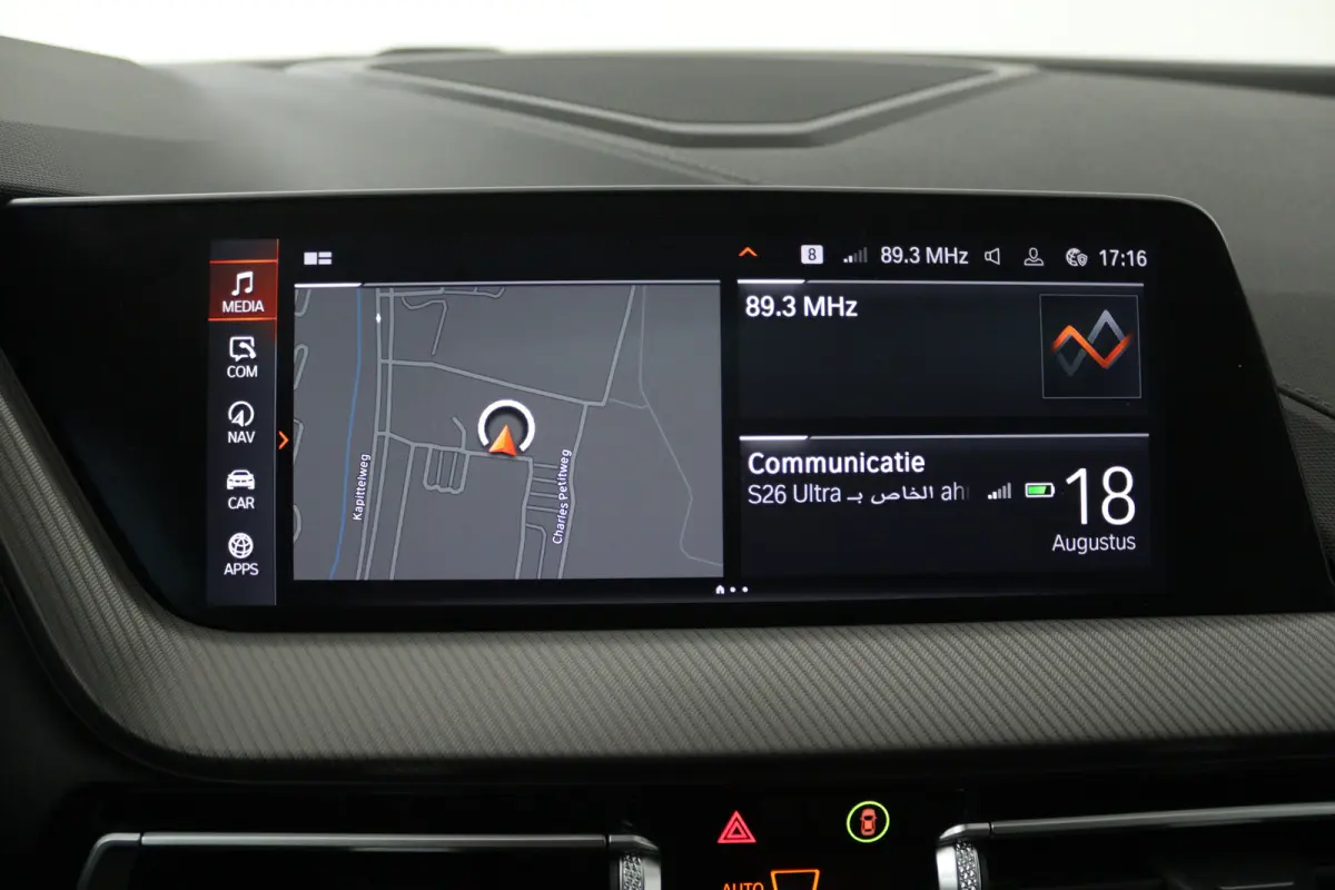 218i High Executive (PANORAMADAK, CAMERA, STOELVERWARMING, NAVIGATIE)