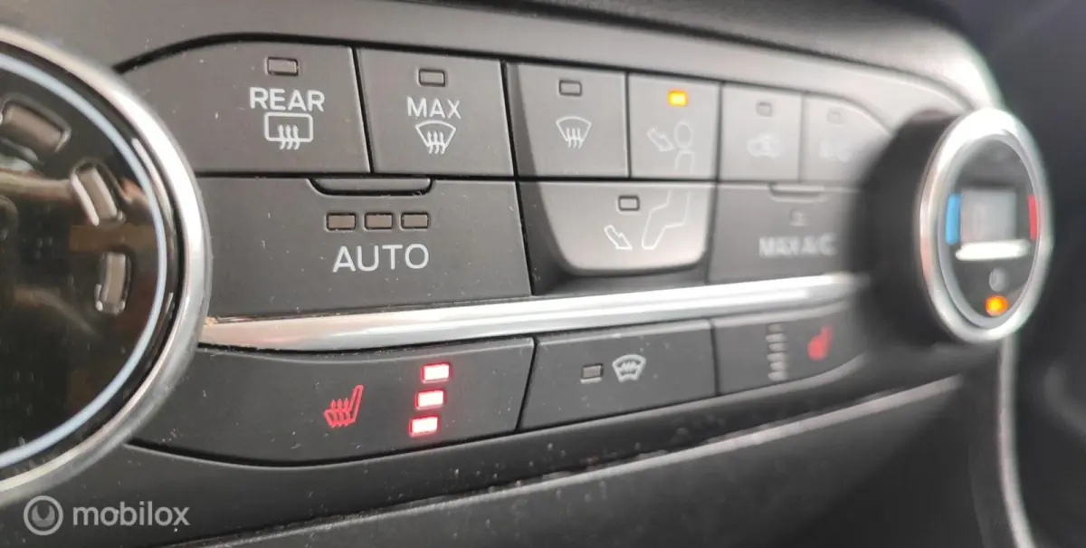 1.0 EcoBoost AUTOMAAT Titanium CARPLAY NIEUW DISTRIBTIERIEM STOELVERW. CRUISE LED VELGEN ZEER NETJES
