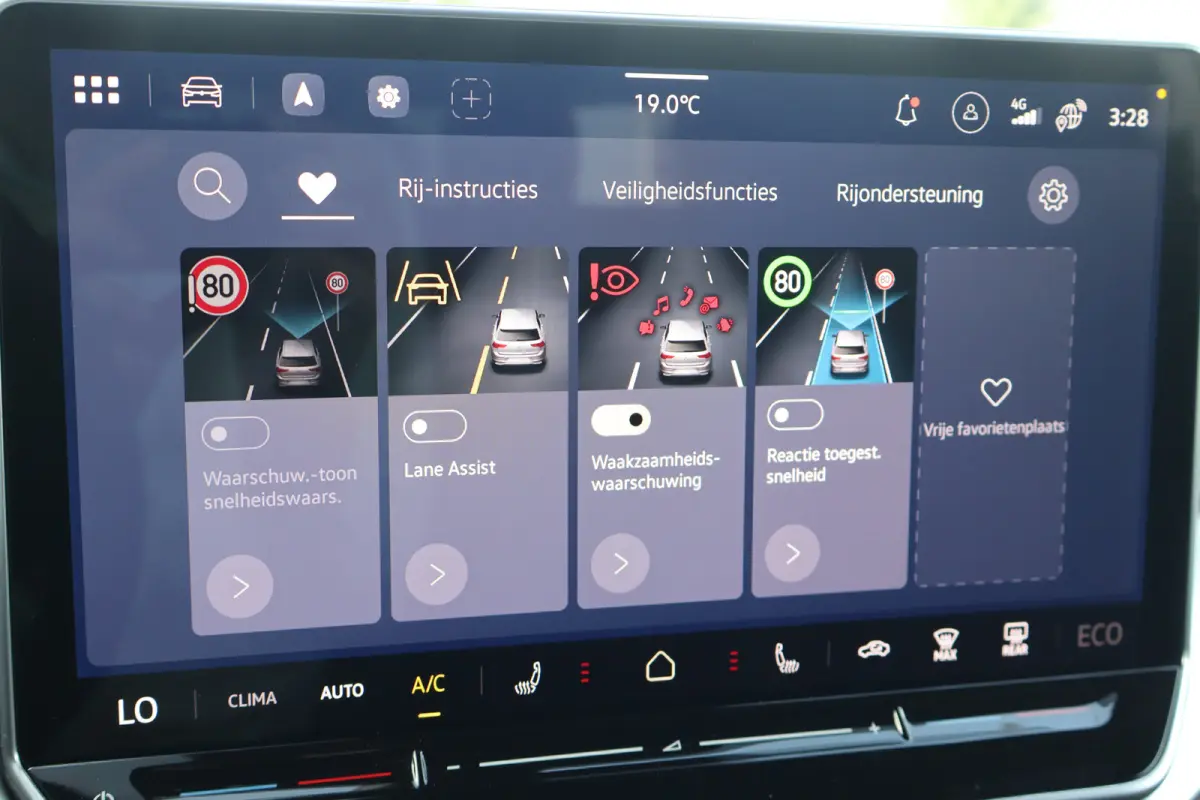 Pro Limited Edition 286PK | 'App-Connect' draadloze smartphone integratie | Achteruitrijcamera (Rear View) | Afstandscontrolesysteem (Front Assist), met voetgangers- en fietsersherkenning