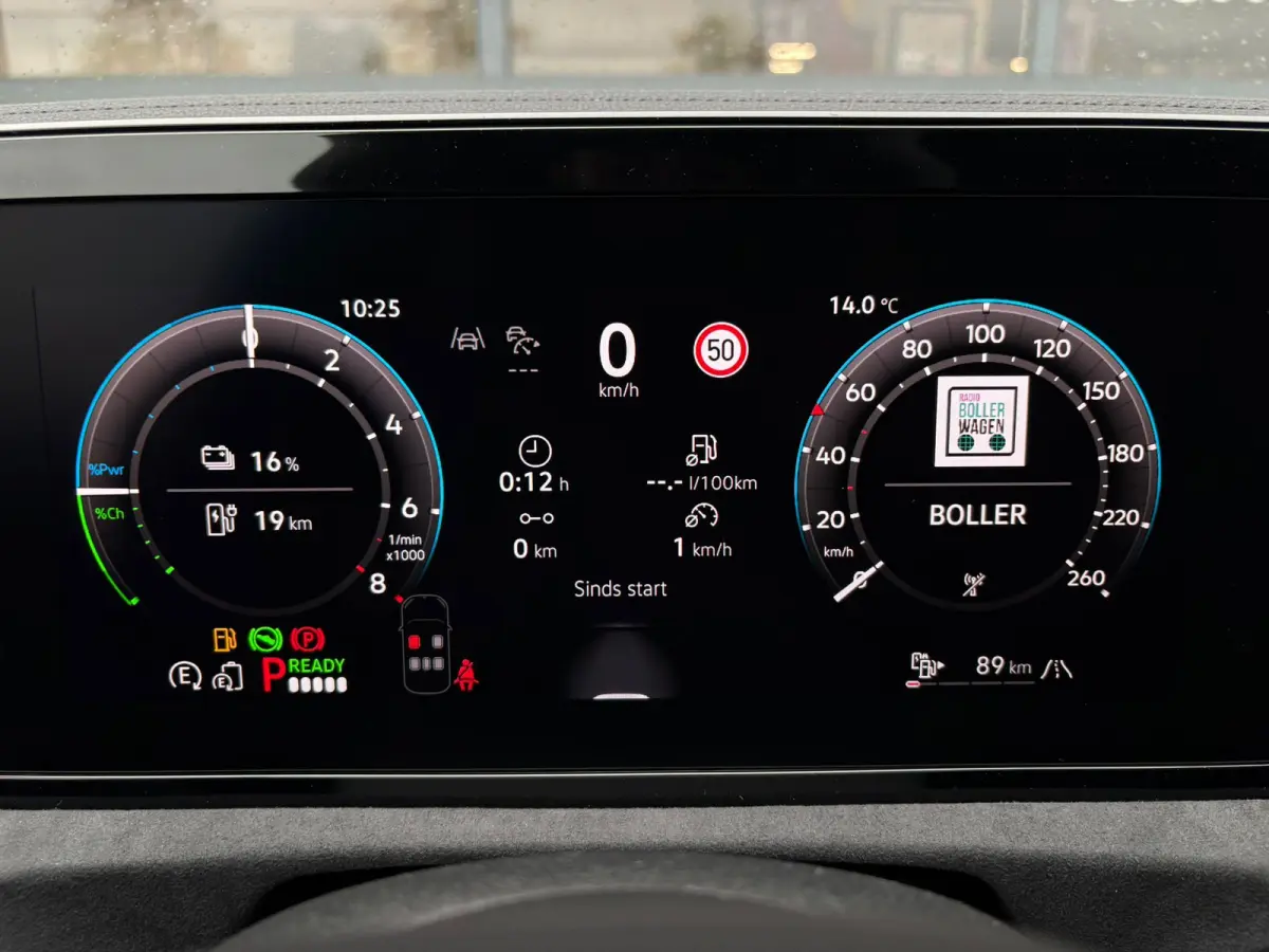 R-Line Edition - eHybrid | 'App-Connect' draadloze smartphone integratie | Automatische afstandsregeling (Adaptive Cruise Control) | Diefstalalarm