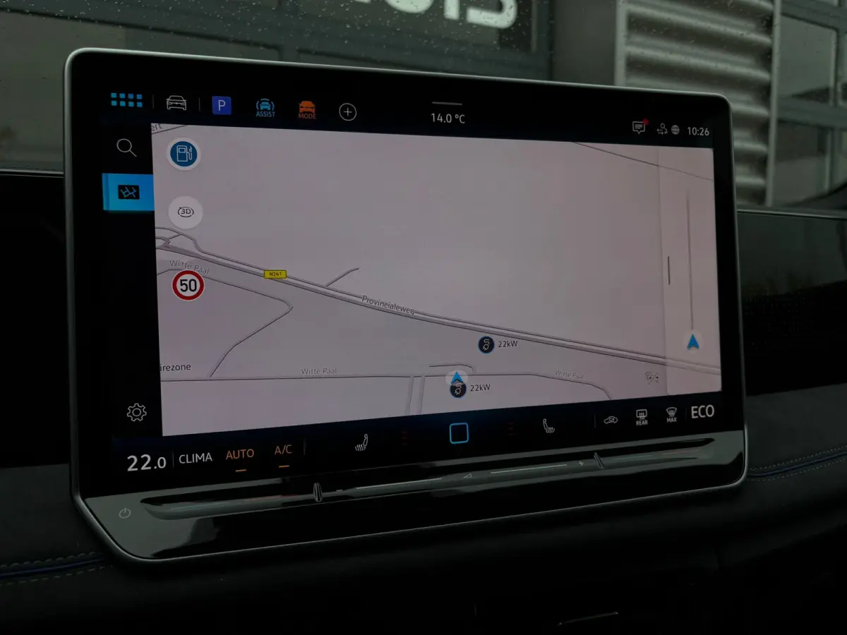R-Line Edition - eHybrid | 'App-Connect' draadloze smartphone integratie | Automatische afstandsregeling (Adaptive Cruise Control) | Diefstalalarm