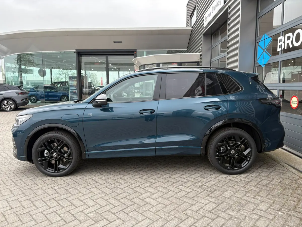 R-Line Edition - eHybrid | 'App-Connect' draadloze smartphone integratie | Automatische afstandsregeling (Adaptive Cruise Control) | Diefstalalarm