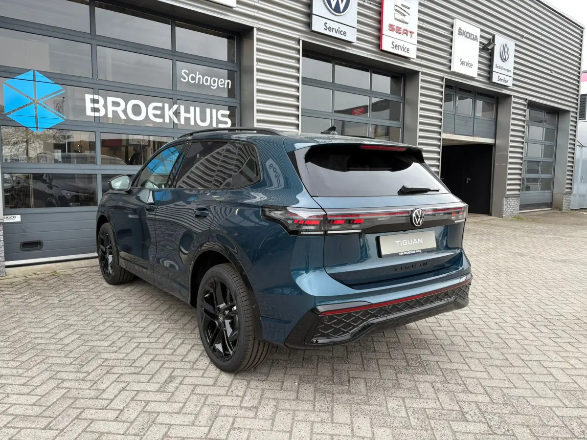R-Line Edition - eHybrid | 'App-Connect' draadloze smartphone integratie | Automatische afstandsregeling (Adaptive Cruise Control) | Diefstalalarm