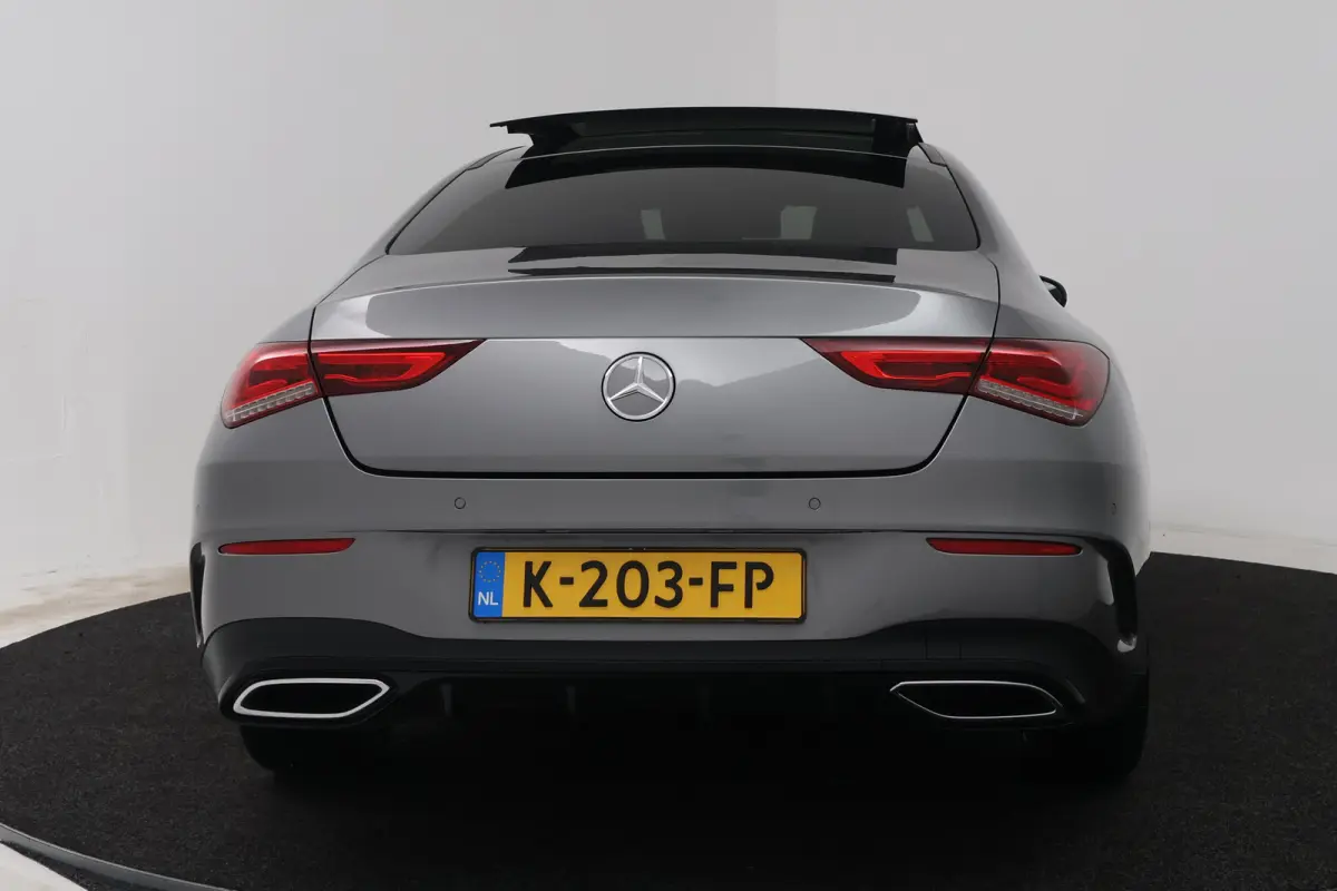 180 Business Solution AMG (PANORAMADAK, STOELVERWARMING, SFEERVERLICHTING)