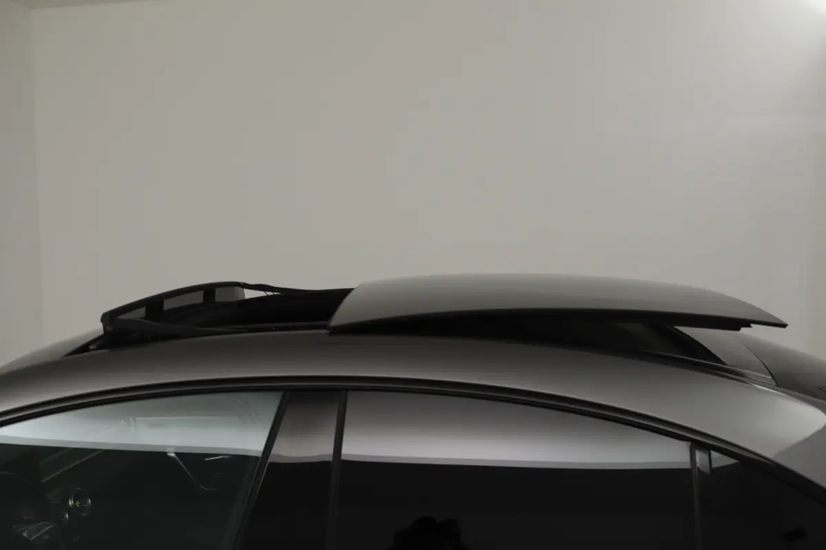180 Business Solution AMG (PANORAMADAK, STOELVERWARMING, SFEERVERLICHTING)