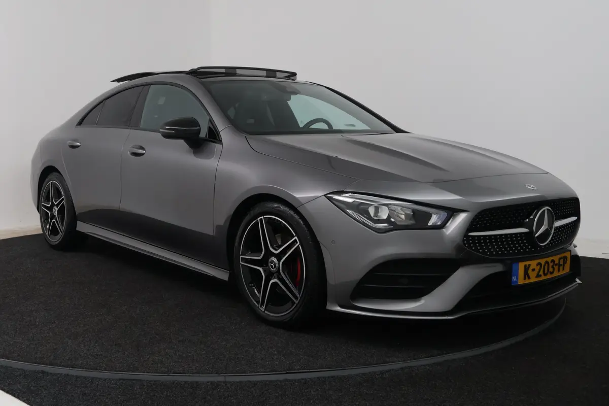 180 Business Solution AMG (PANORAMADAK, STOELVERWARMING, SFEERVERLICHTING)